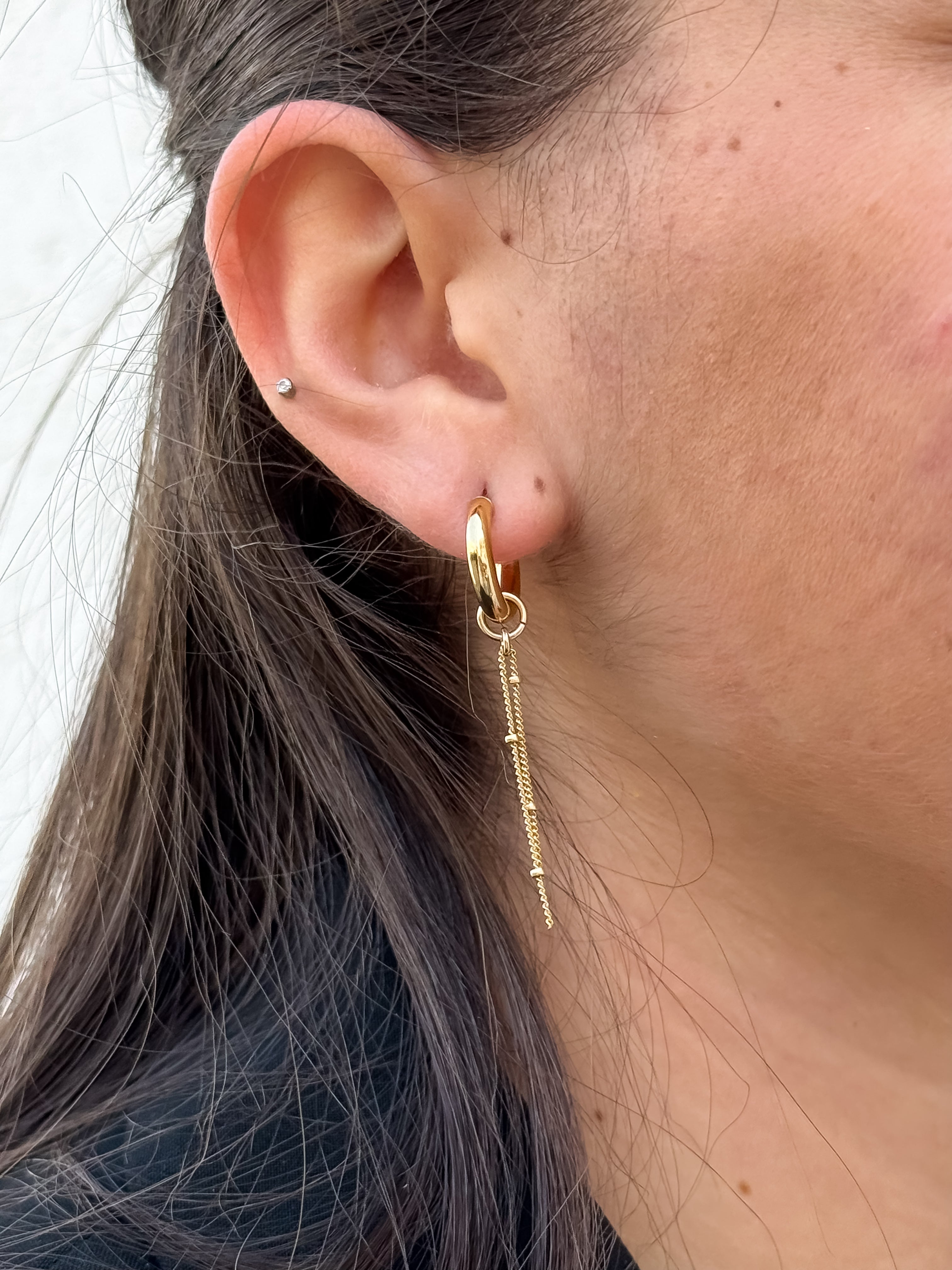 עגילי חישוק טוויסט אבן אופאל