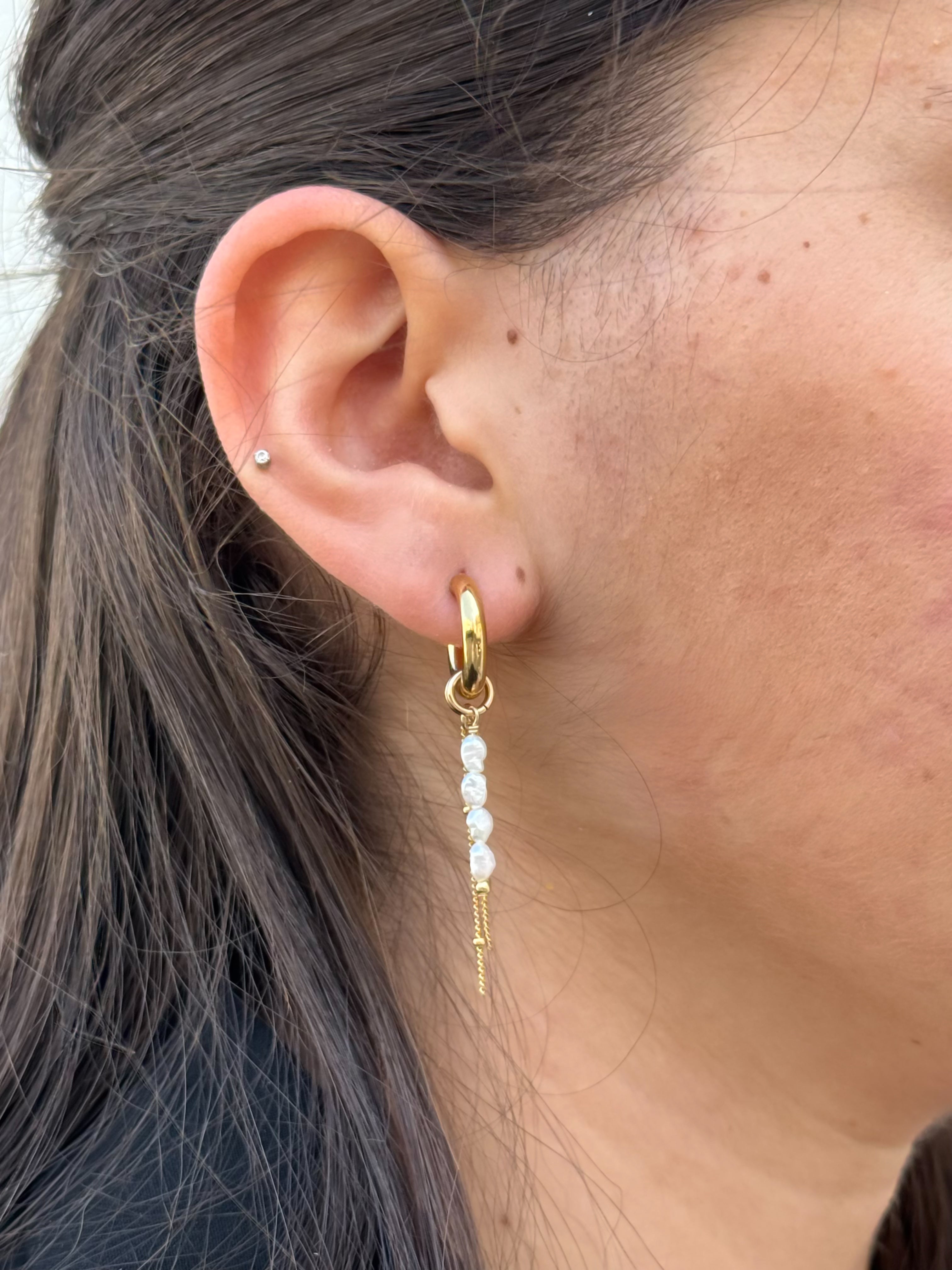 עגילי חישוק טוויסט אבן אופאל