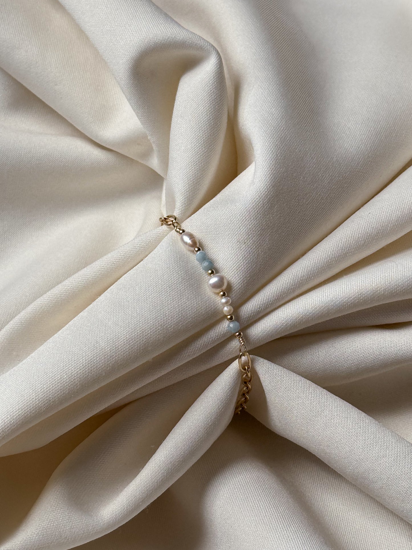 צמיד מנילה אקווה